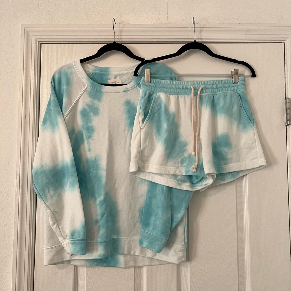 Blue and White Tie Dye Sweat Short Set